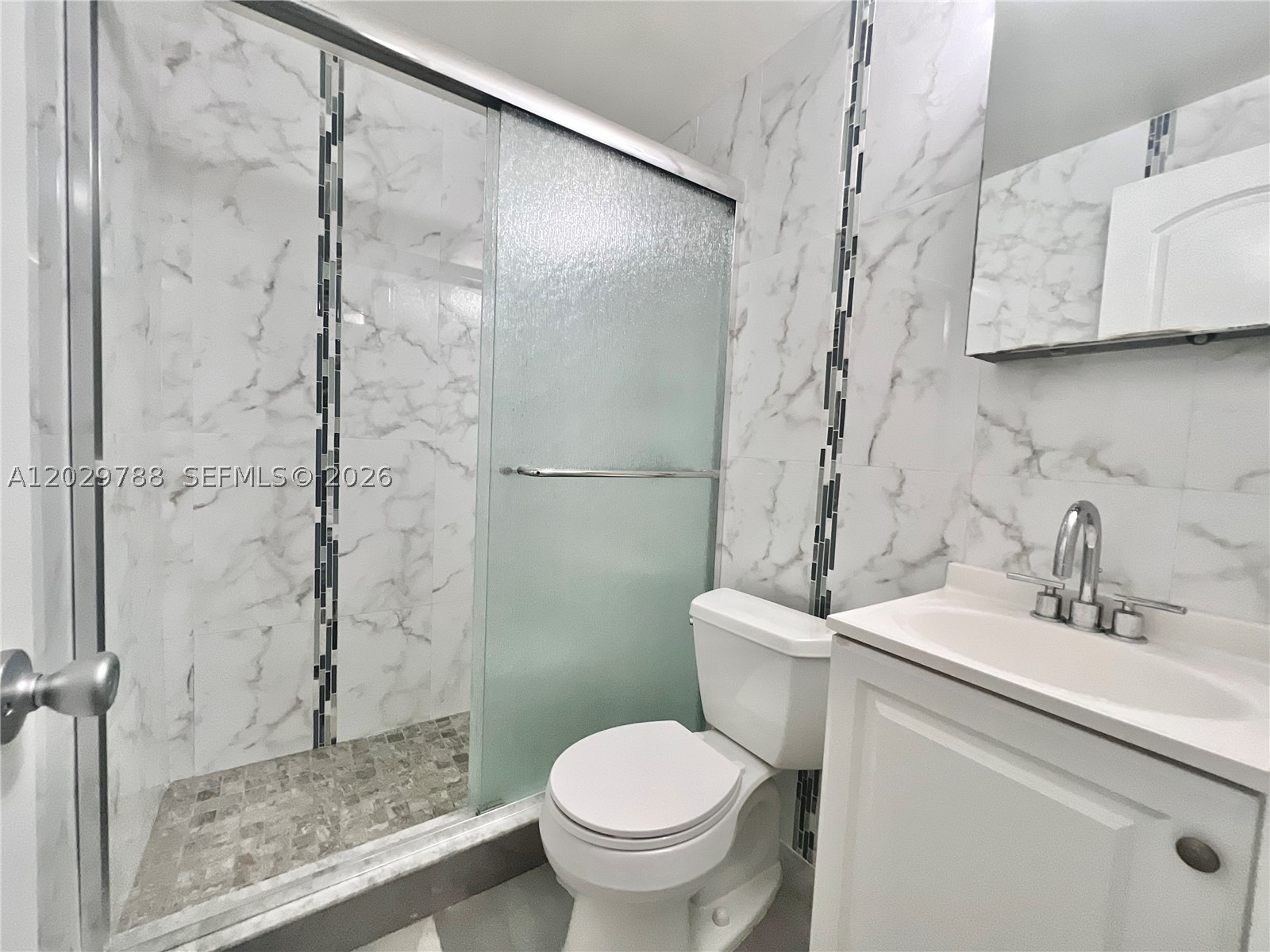 1940 Adams St Property Photo 9