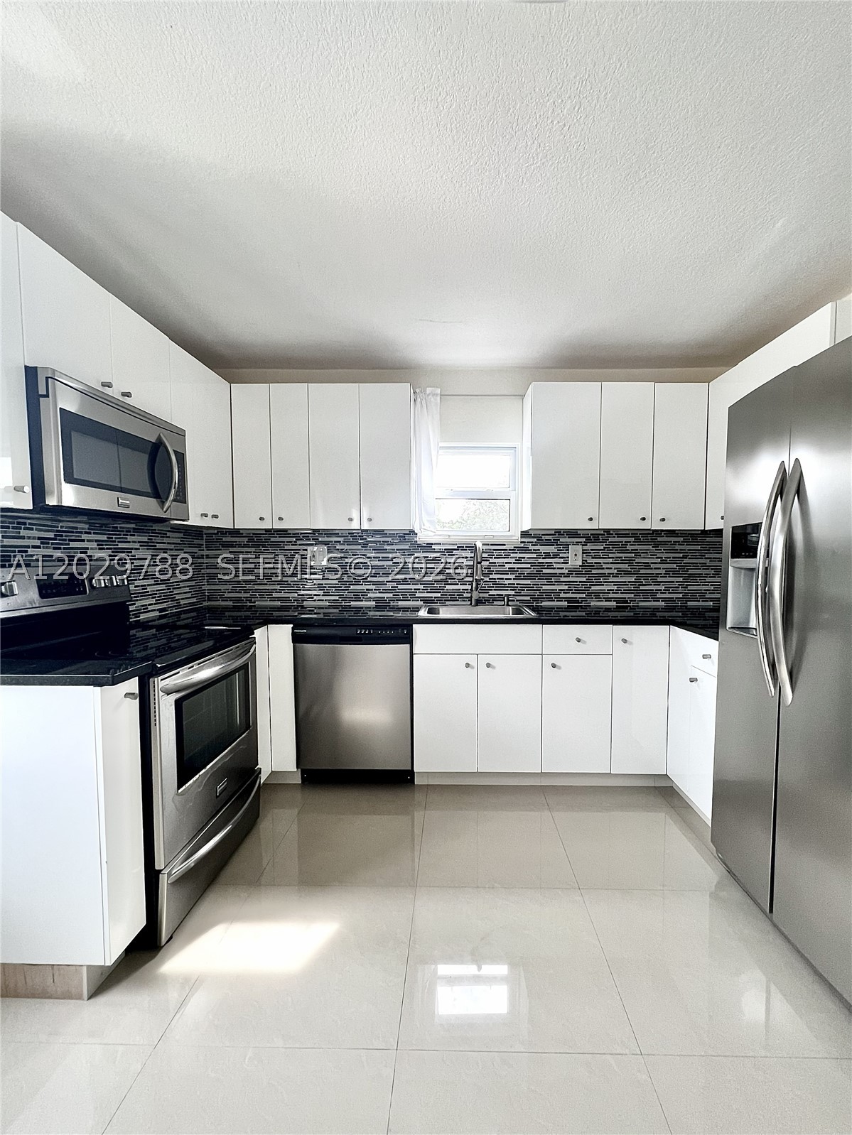 1940 Adams St Property Photo 15