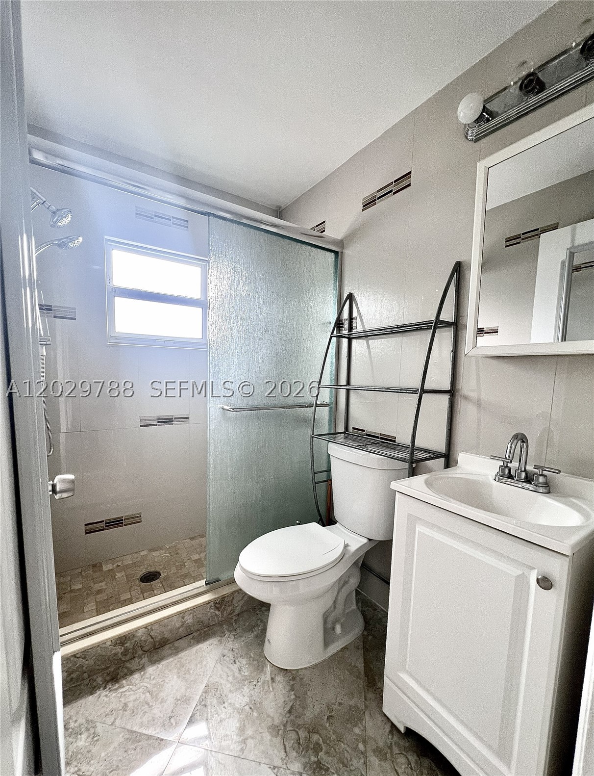 1940 Adams St Property Photo 19