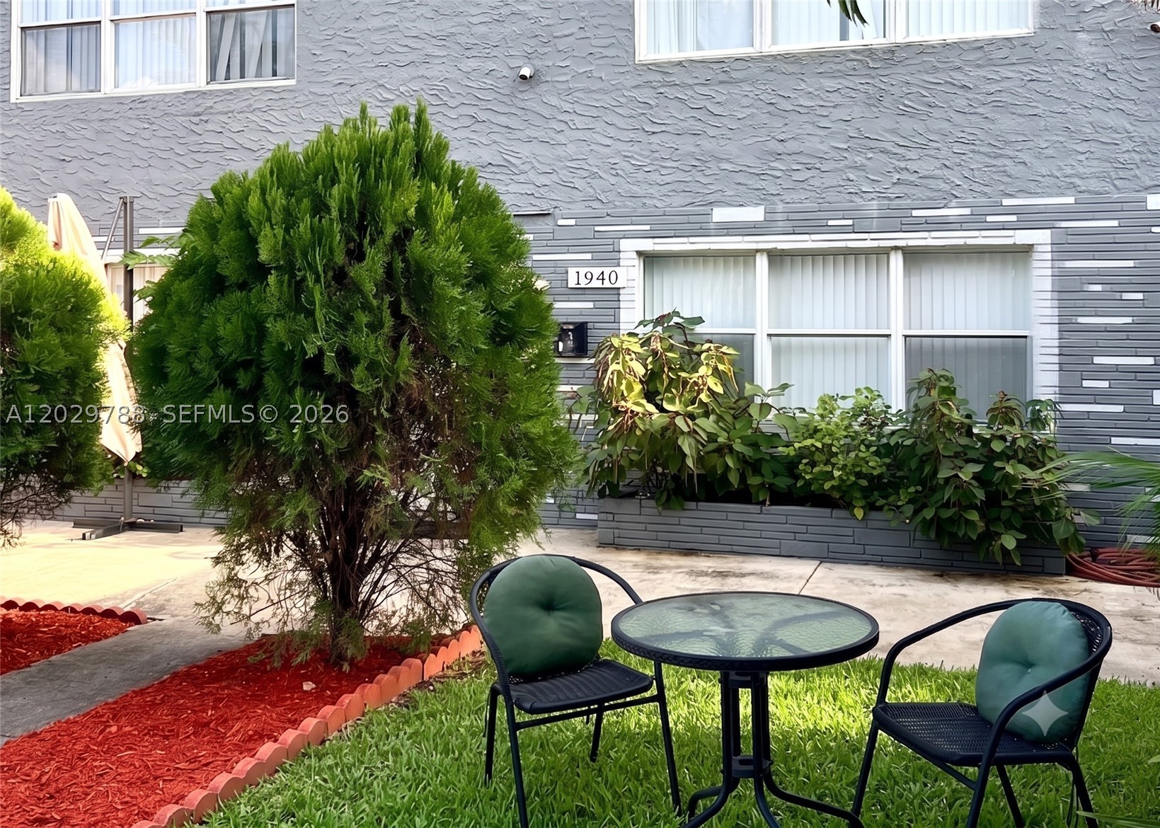 1940 Adams St Property Photo 26