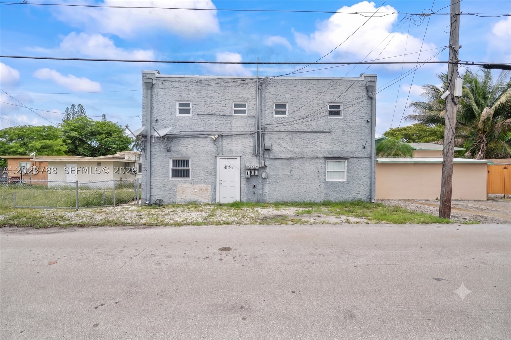 1940 Adams St Property Photo 27