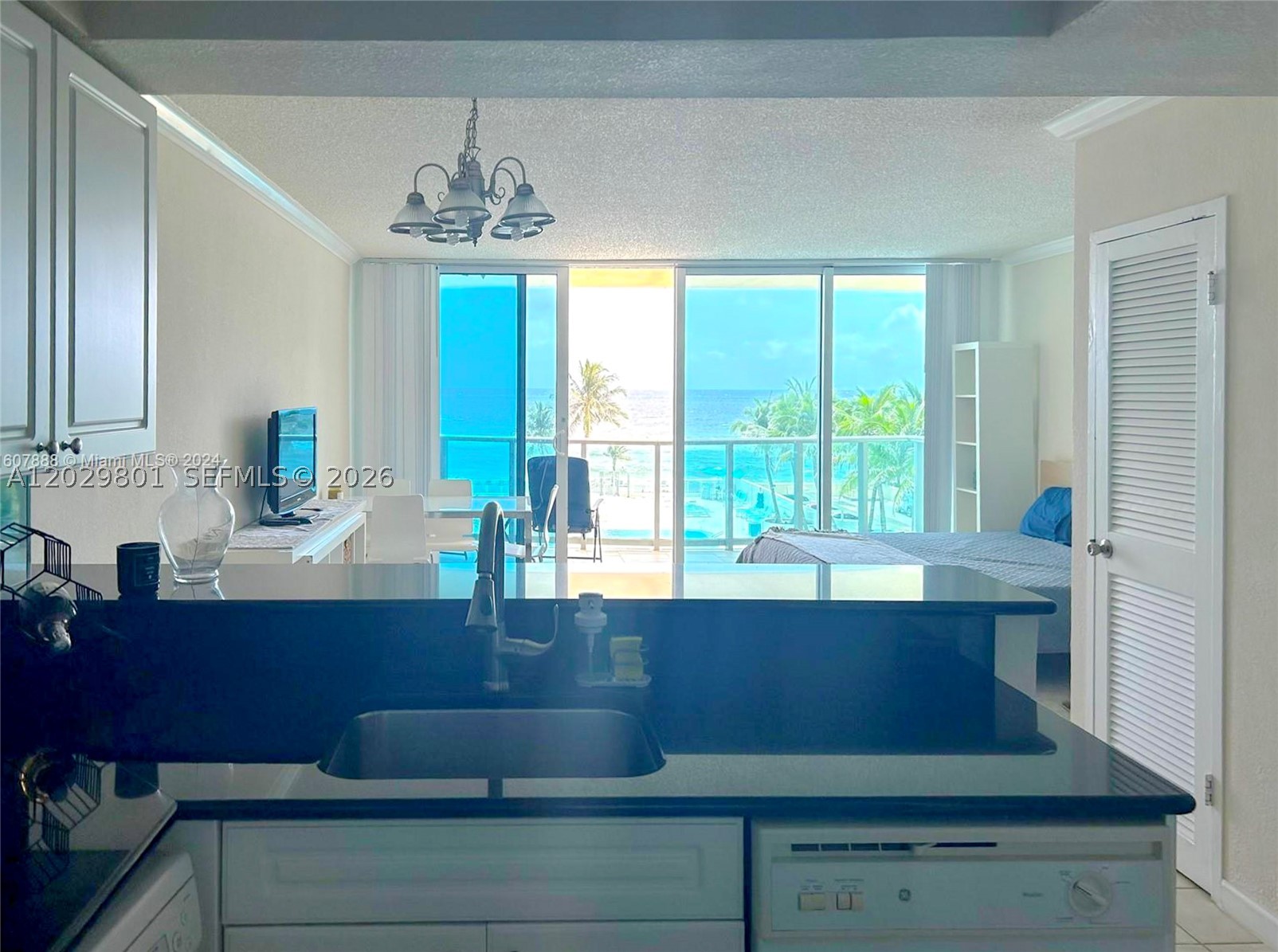 2501 S Ocean Dr 424 Property Photo 5