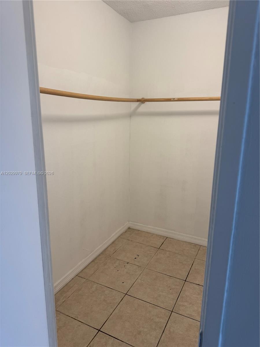 1710 Ne 191st St 411-3 Property Photo 12