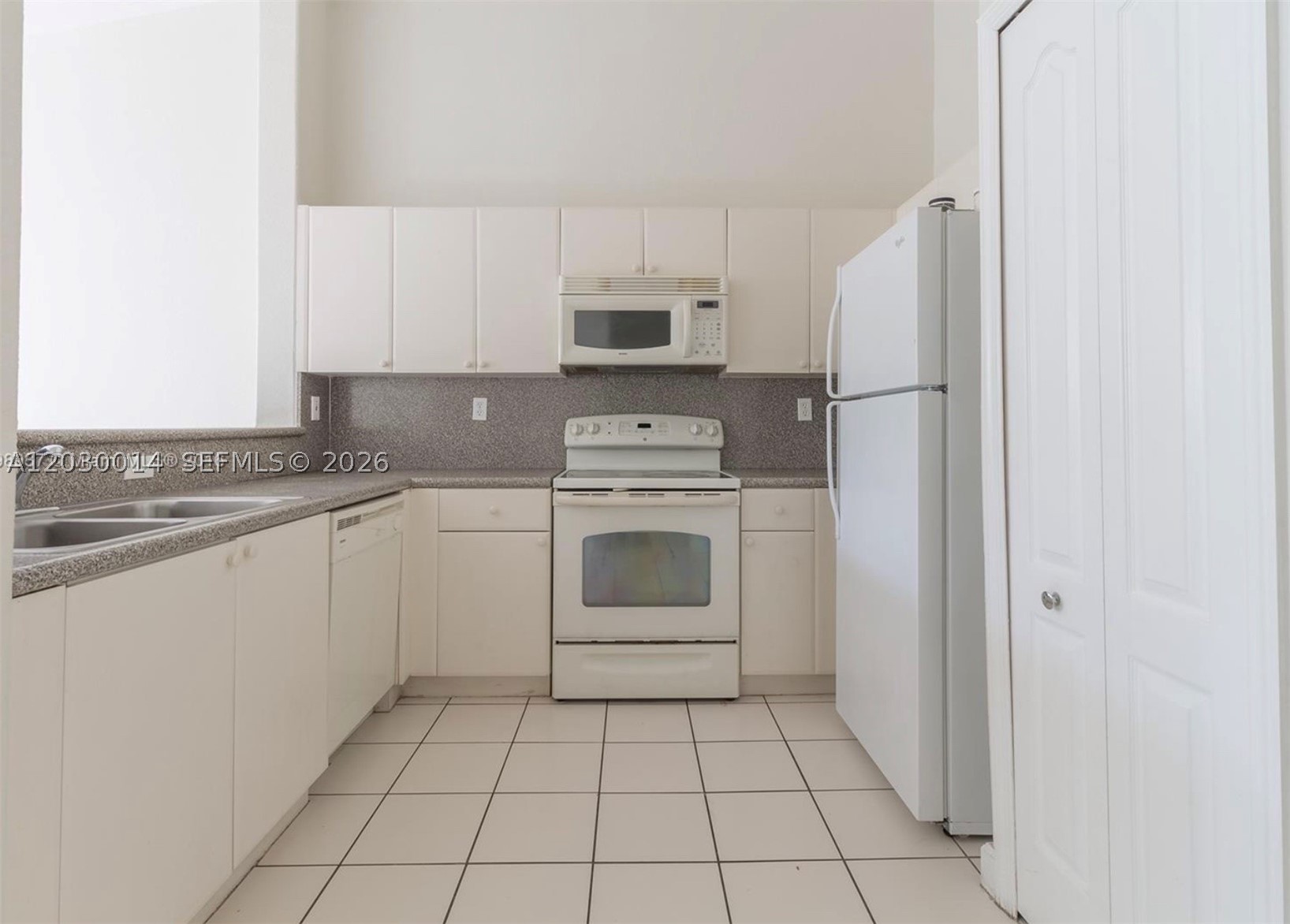 2755 Se 16th Ave 202 Property Photo 4