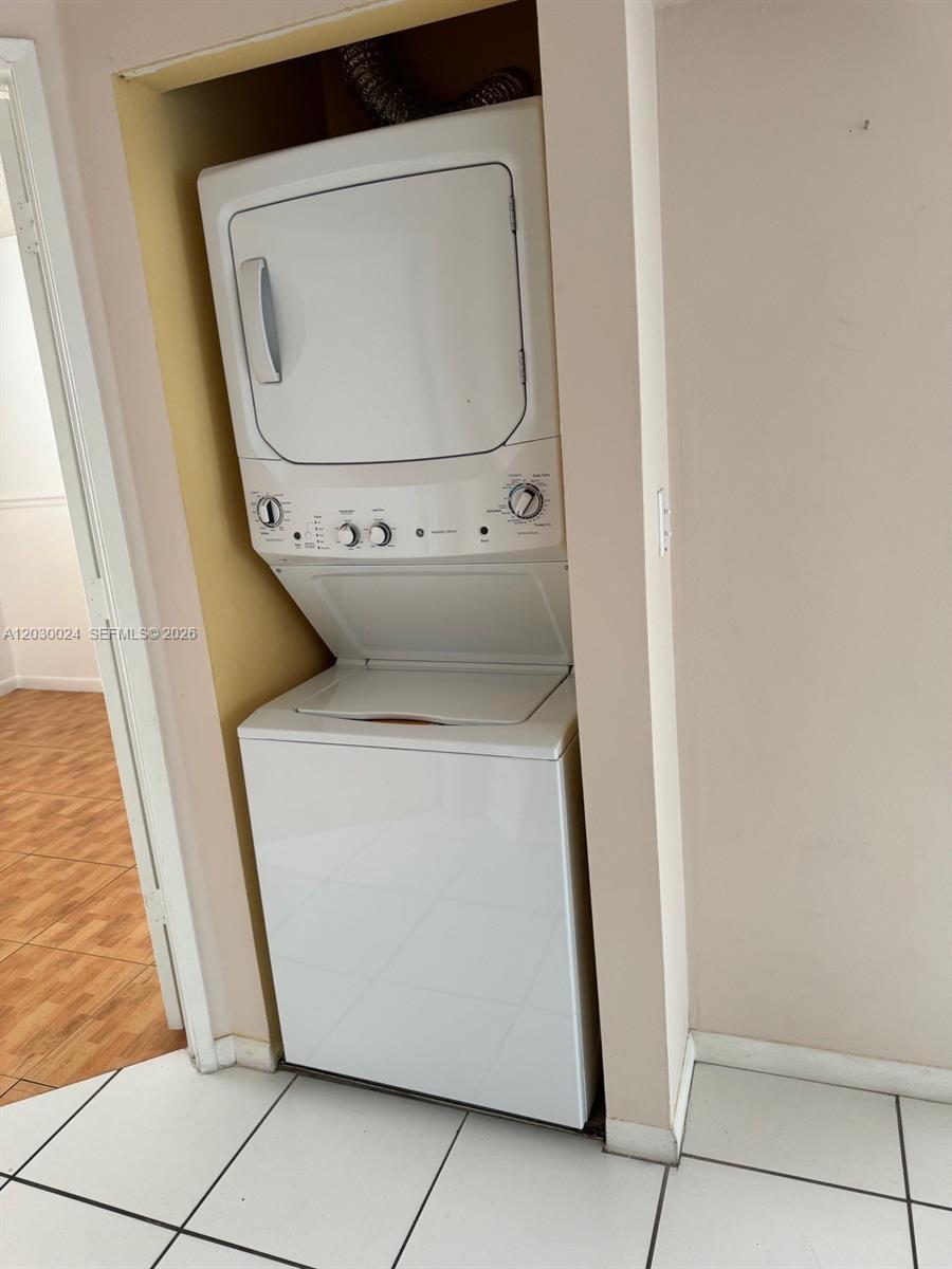 A12030024 Property Photo 16