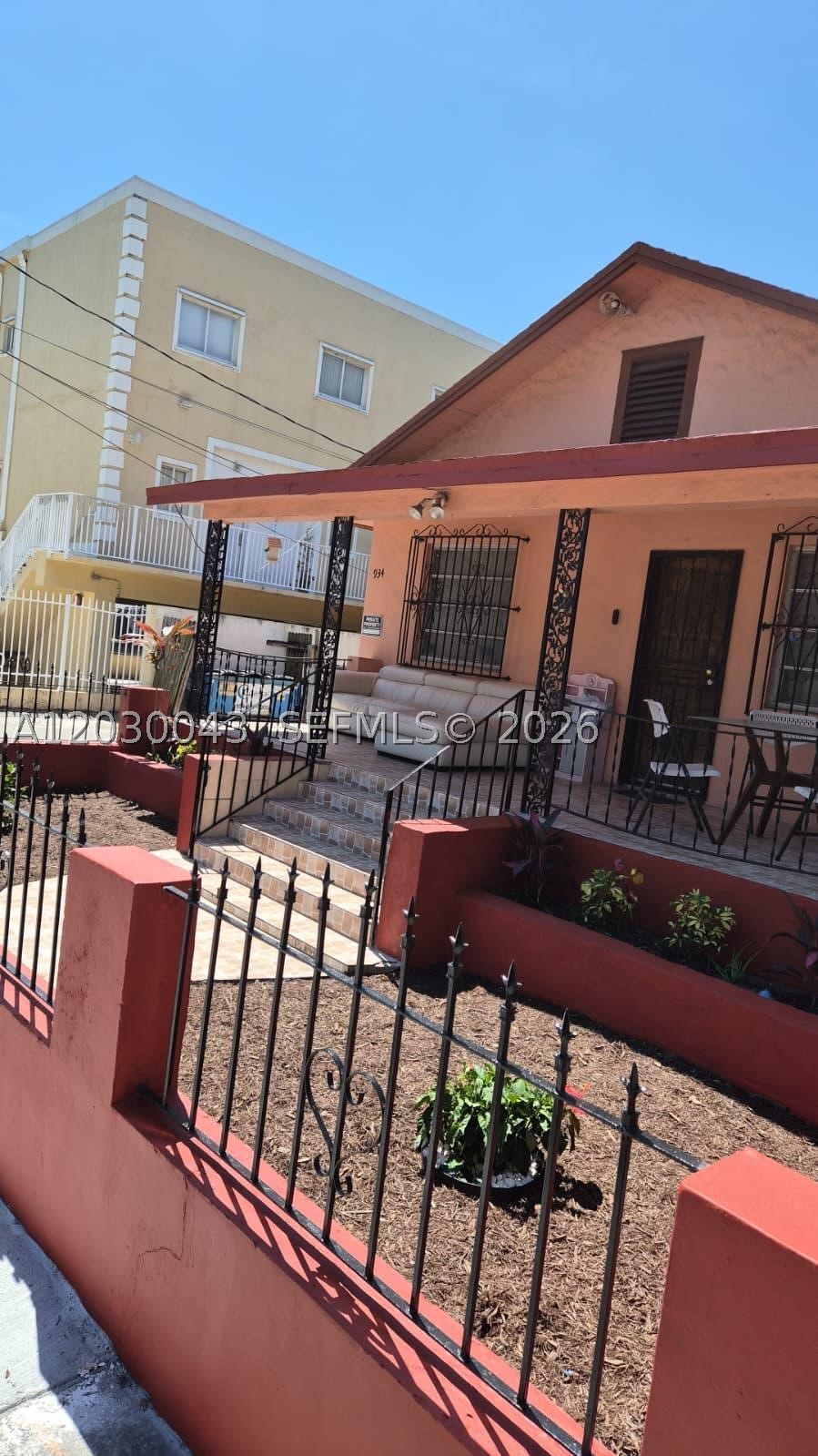 934 SW 3rd St Property Photo 1