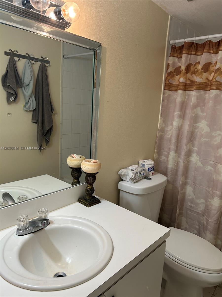 18051 Nw 68th Ave K104 Property Photo 2
