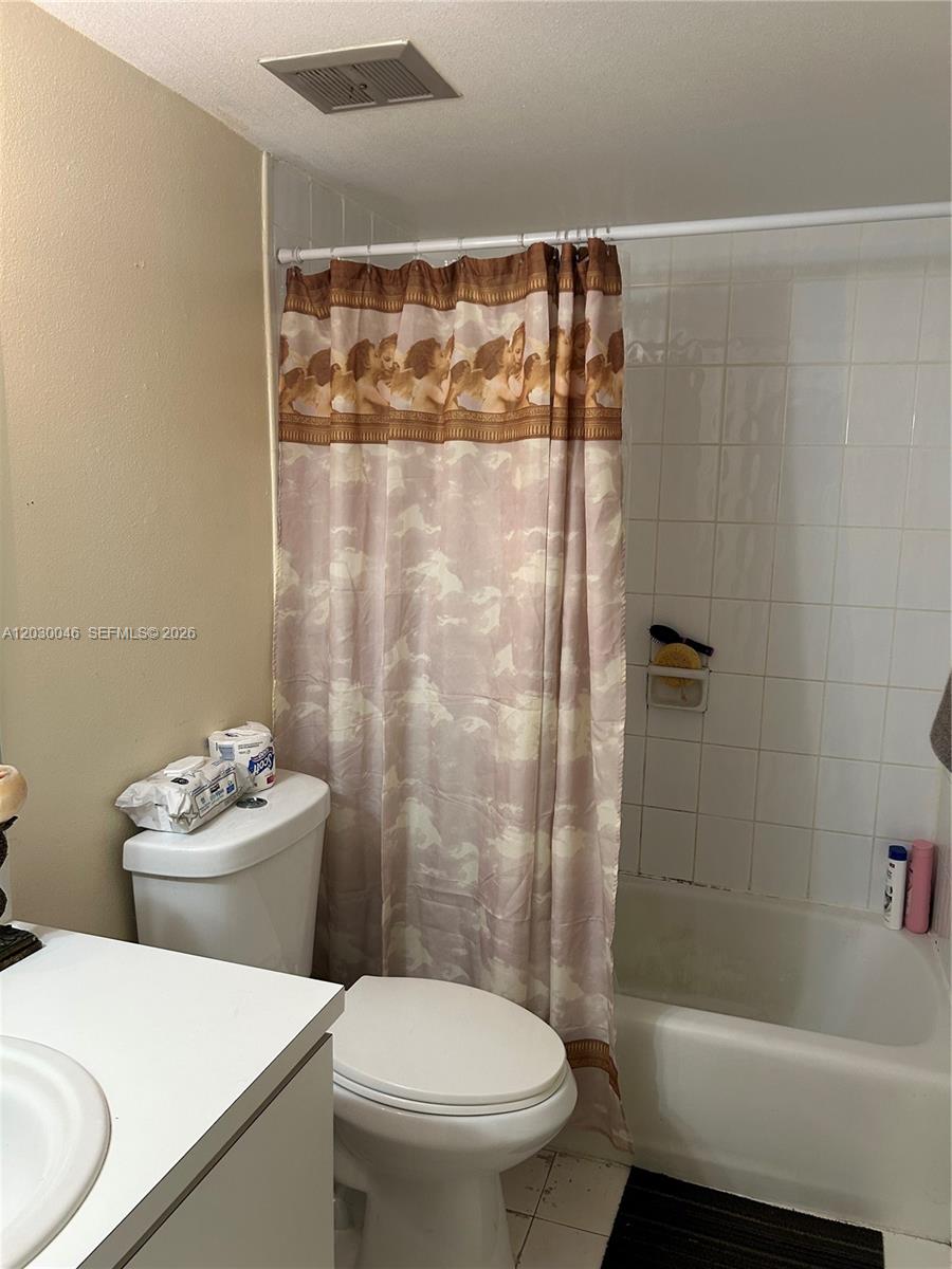 18051 Nw 68th Ave K104 Property Photo 4