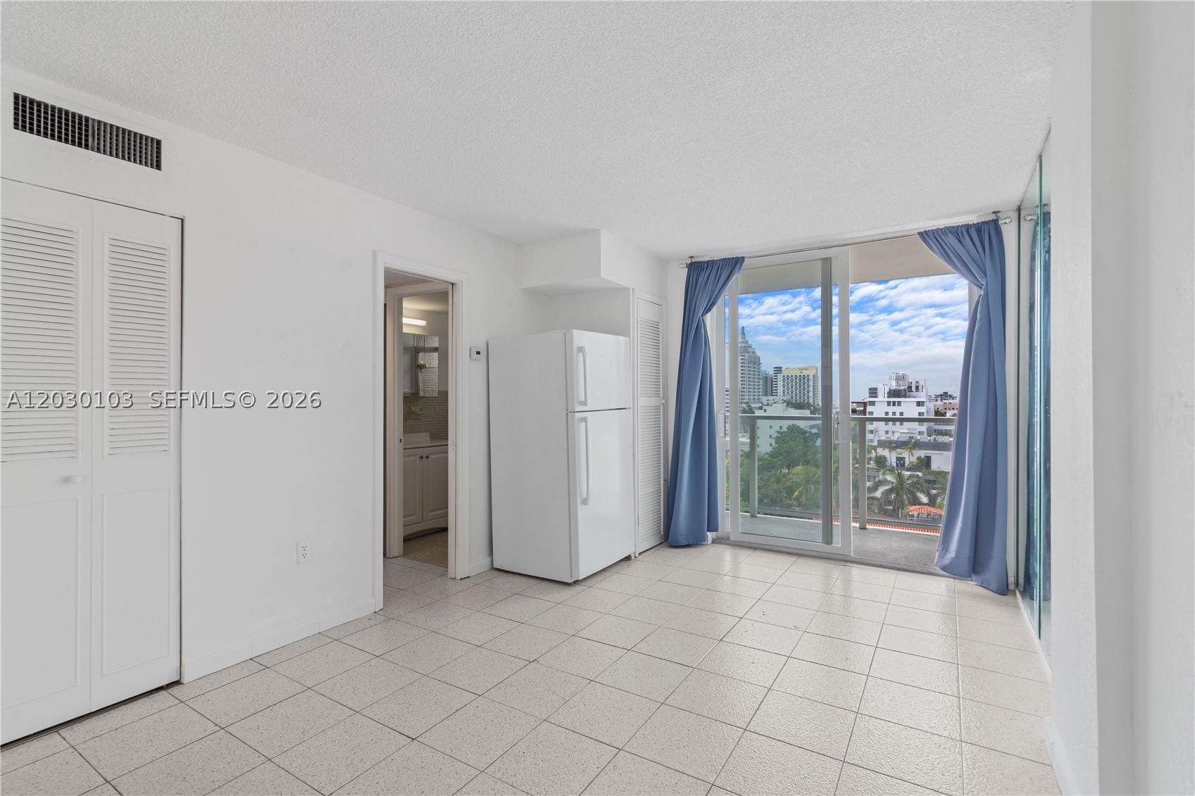 1750 James Ave 9c Property Photo 1