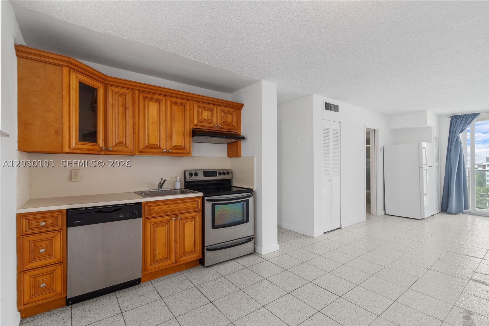 1750 James Ave 9c Property Photo 4