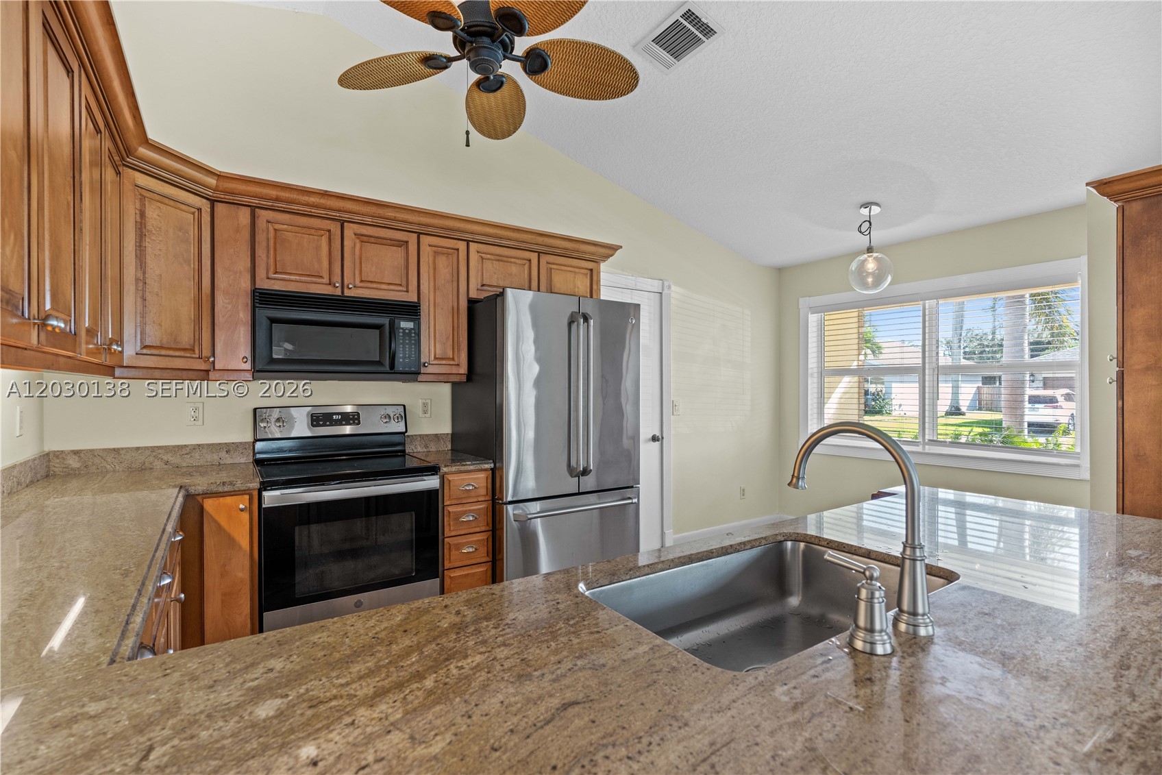 132 Wandering Trl Property Photo 4