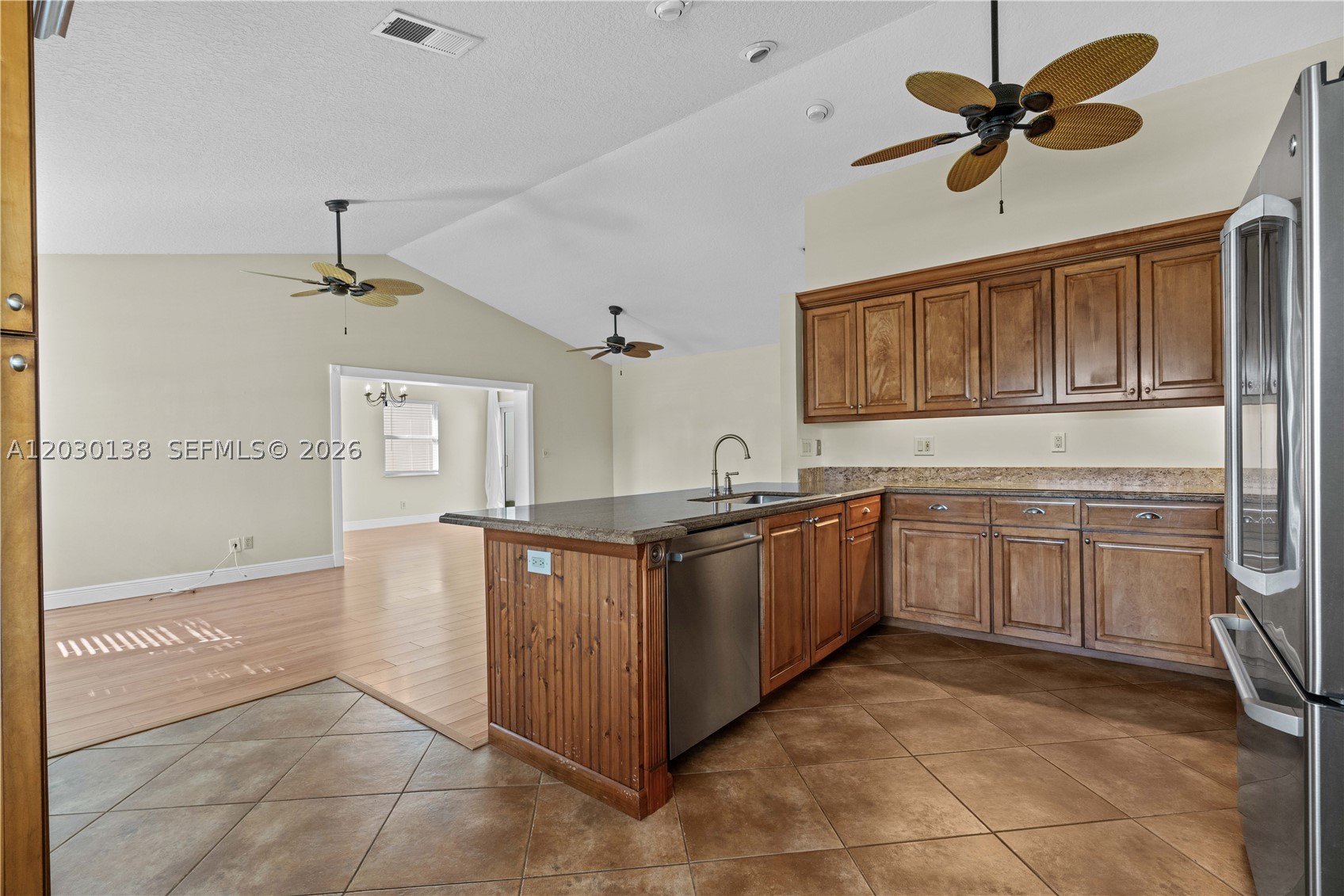 132 Wandering Trl Property Photo 8