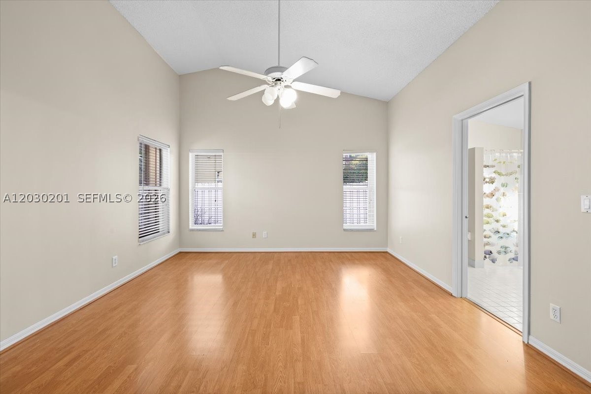 2010 Nw 182nd Ter Property Photo 25