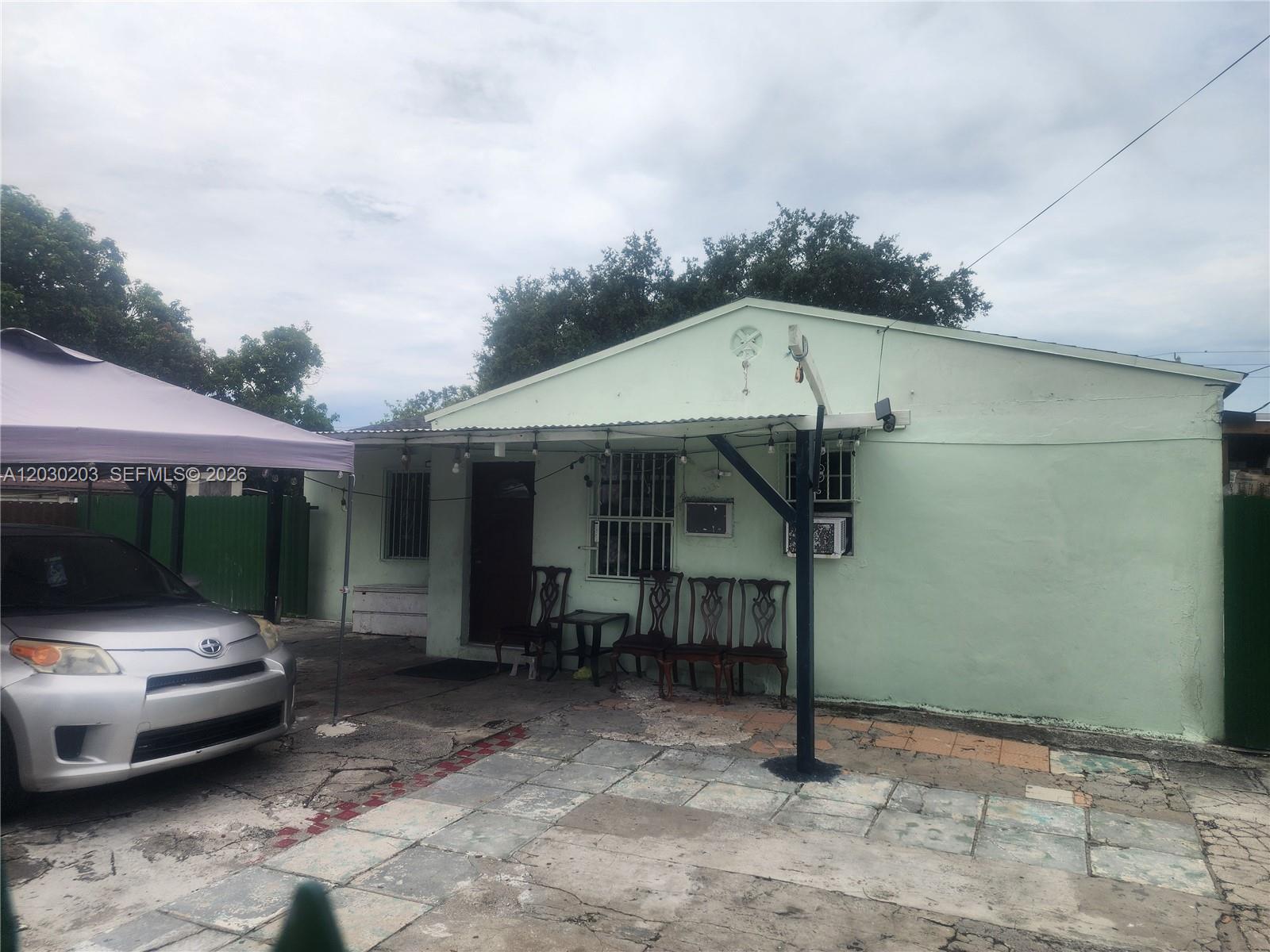 2130 Nw 92nd St Property Photo 2