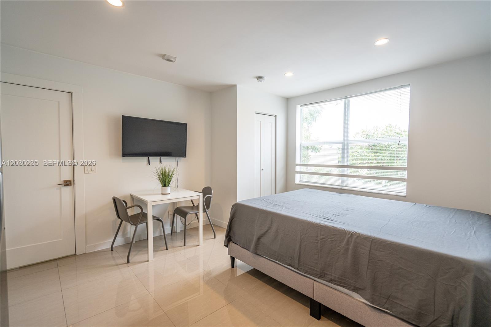 924 Marseille Dr 26 Property Photo 2