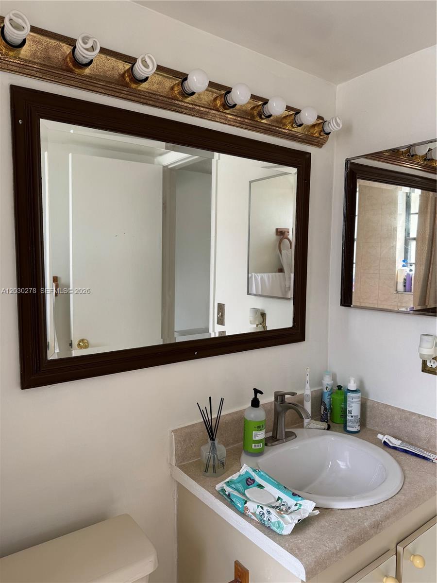 18250 Mediterranean Blvd 1502 Property Photo 11