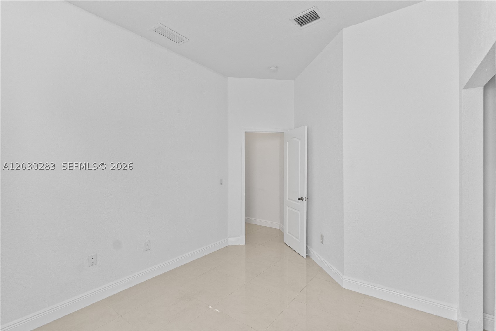 1785 Ne 37th Pl Property Photo 25