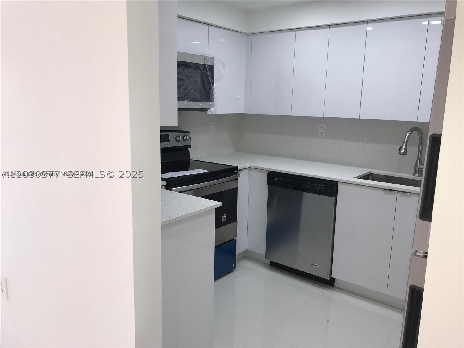 200 178th Dr 702 Property Photo 5