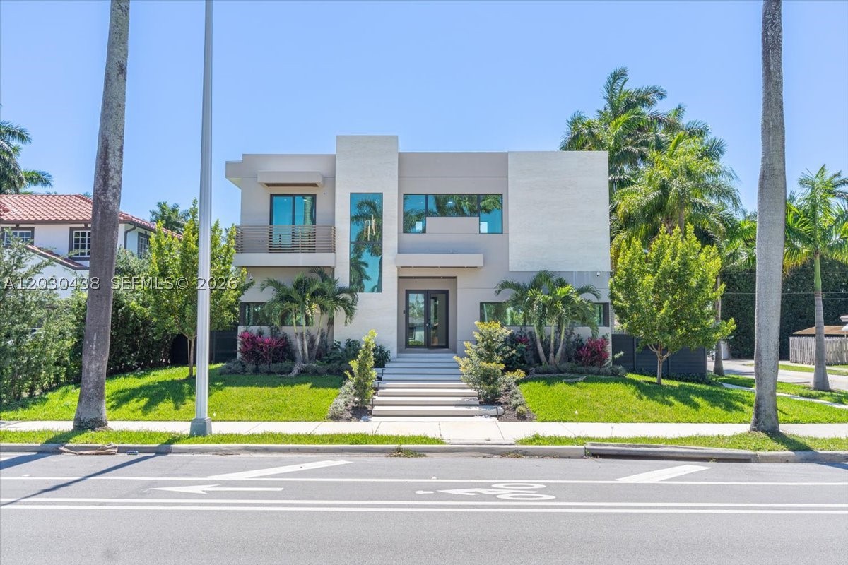 1380 Hollywood Blvd Property Photo 1