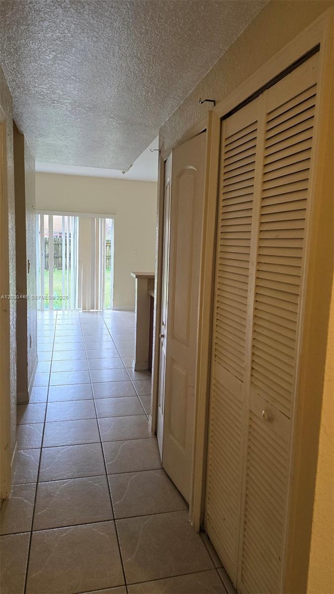 671 Sw 10th St Property Photo 5