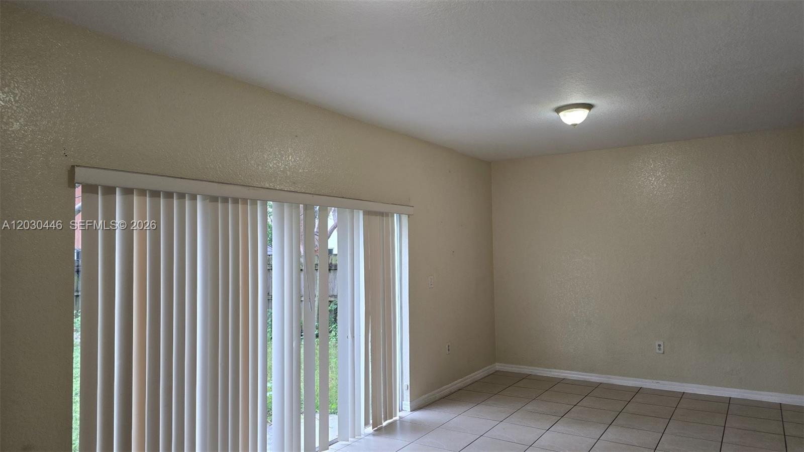 671 Sw 10th St Property Photo 7