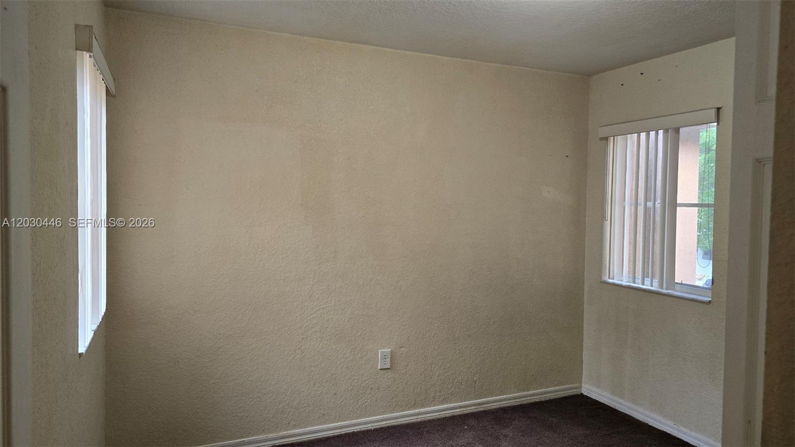 671 Sw 10th St Property Photo 12