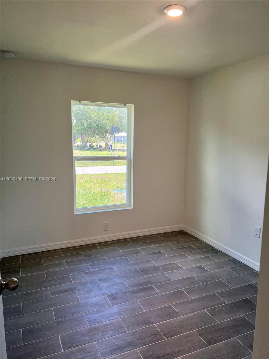 2613 62nd St W Property Photo 8