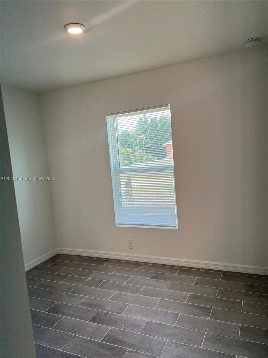 2613 62nd St W Property Photo 10