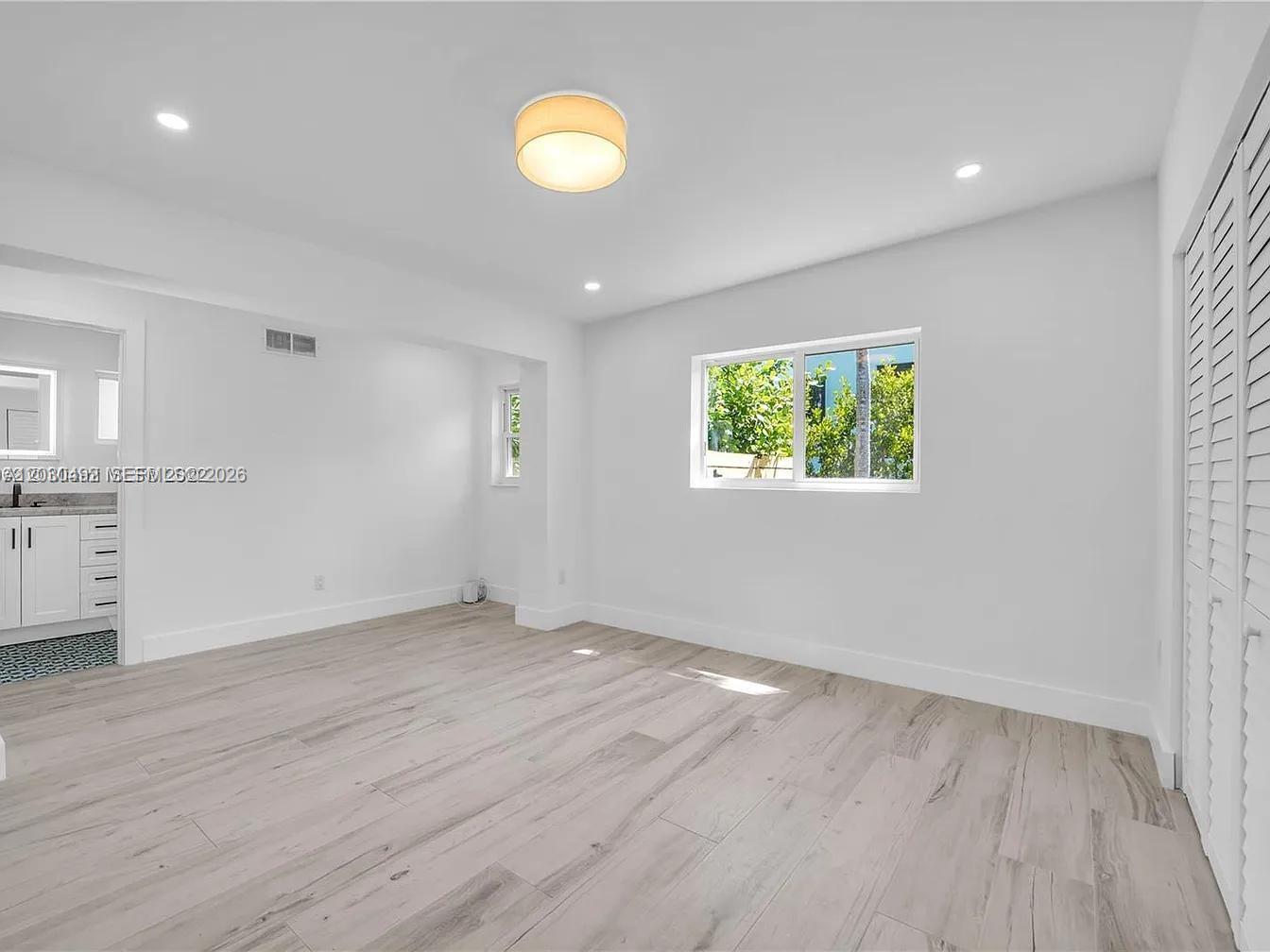 1905 Alamanda Dr Property Photo 11