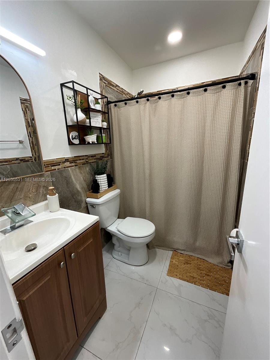 1905 Sw 100th Ave Property Photo 16