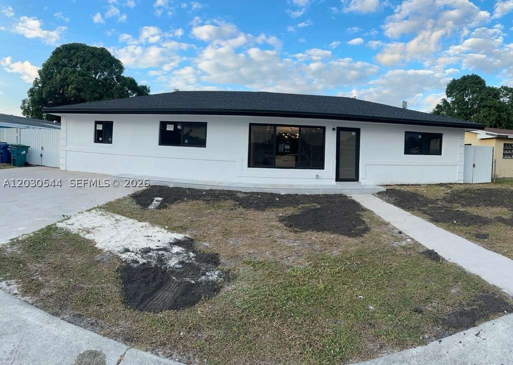 2041 NW 190th Ter Property Photo 1