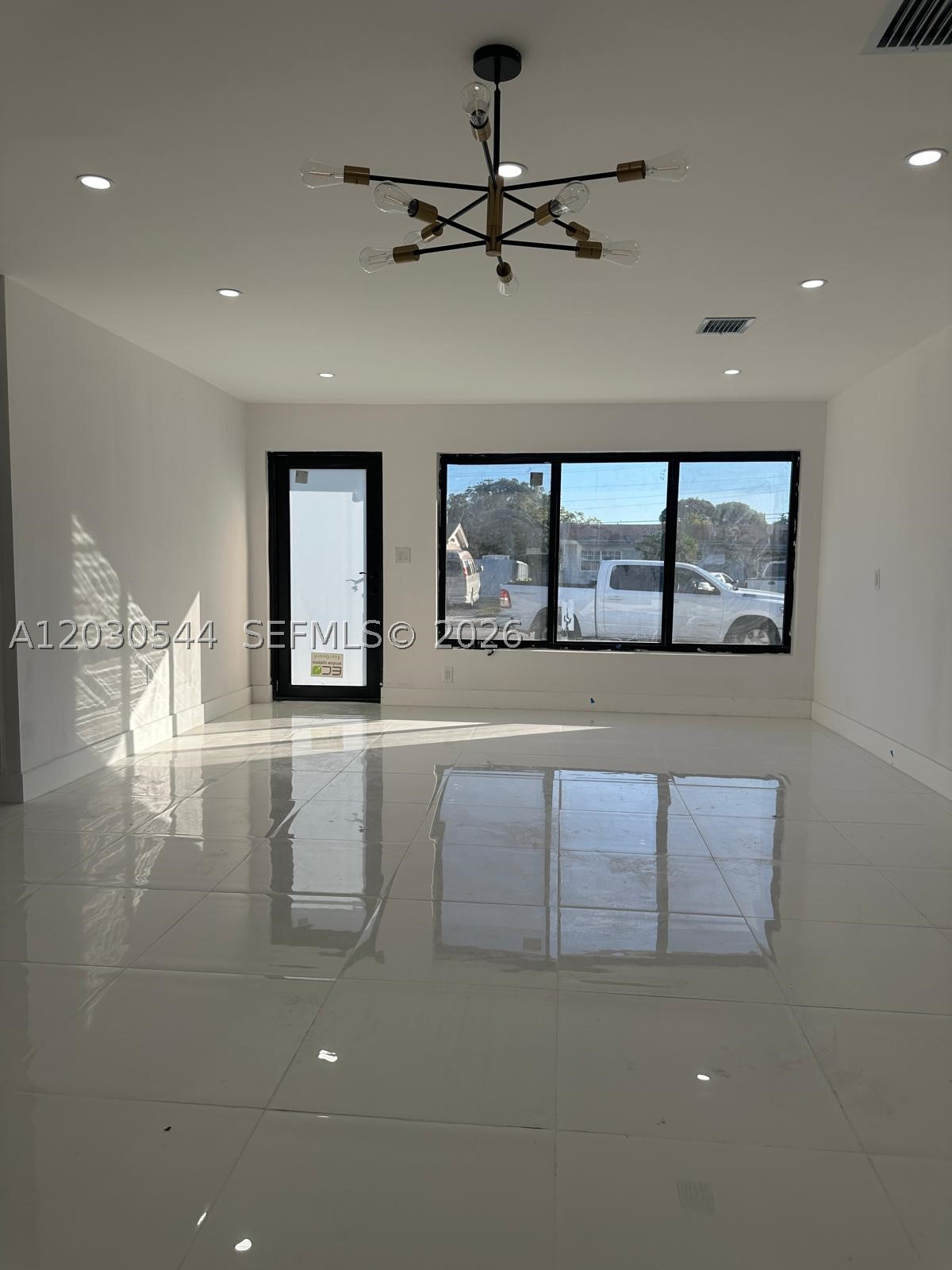 2041 Nw 190th Ter Property Photo 3