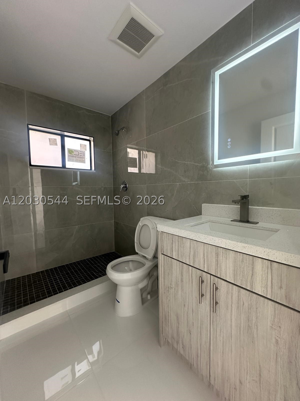 2041 Nw 190th Ter Property Photo 8