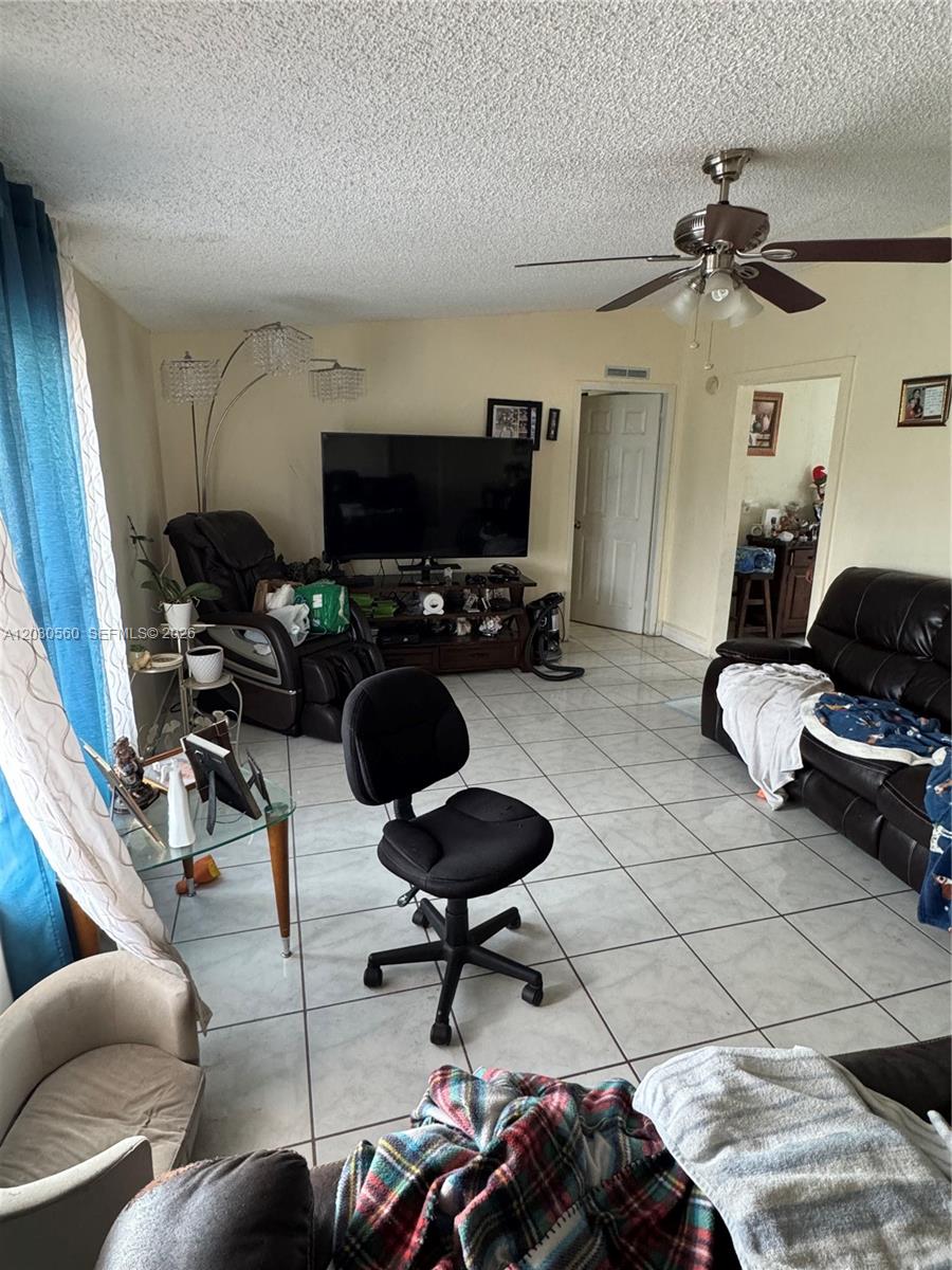 5612 Nw 5612 Nw 206th Ln Property Photo 3
