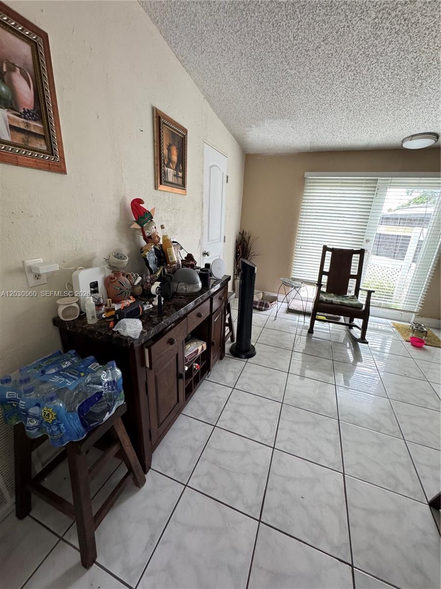 5612 Nw 5612 Nw 206th Ln Property Photo 4