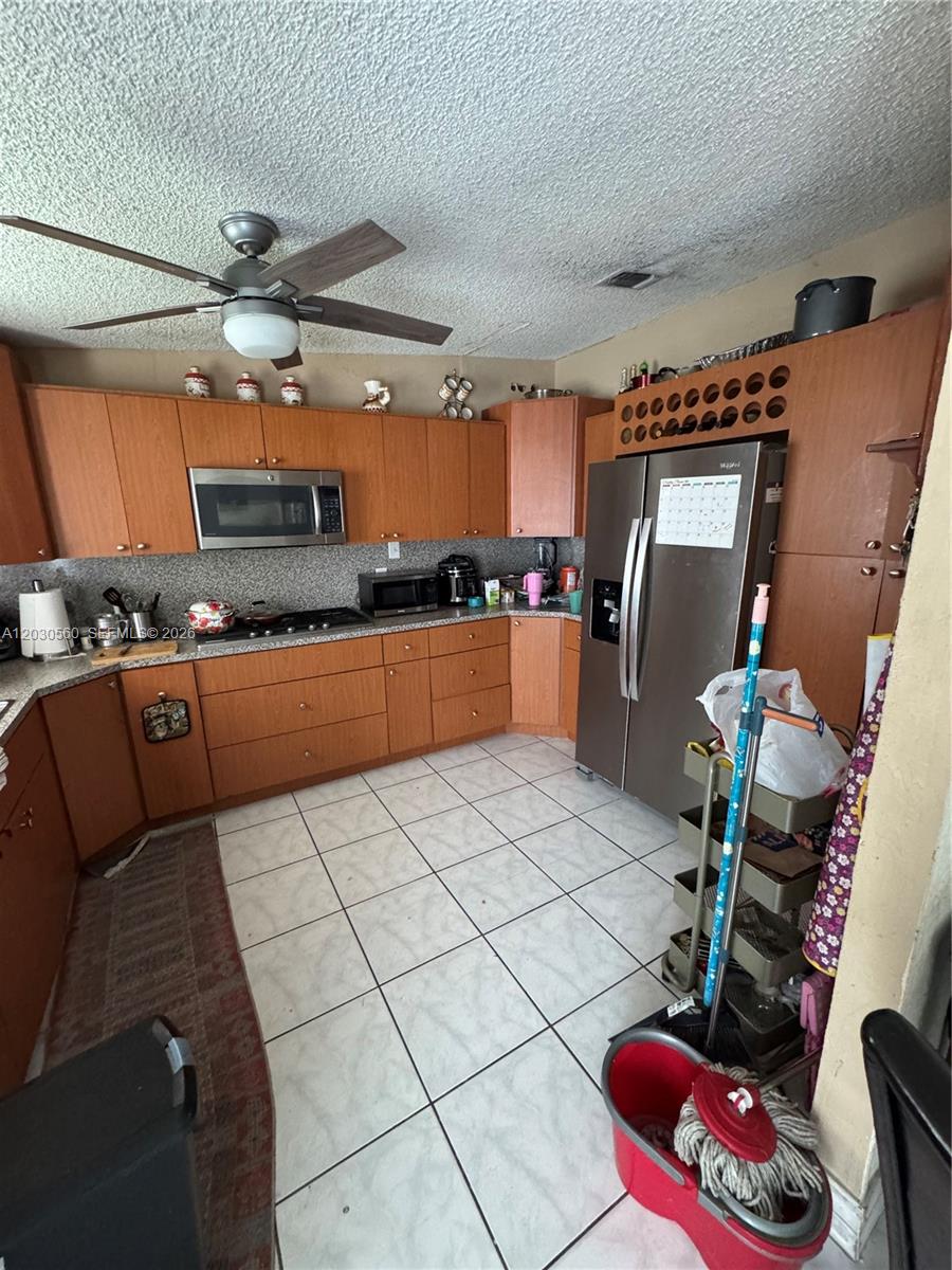 5612 Nw 5612 Nw 206th Ln Property Photo 6