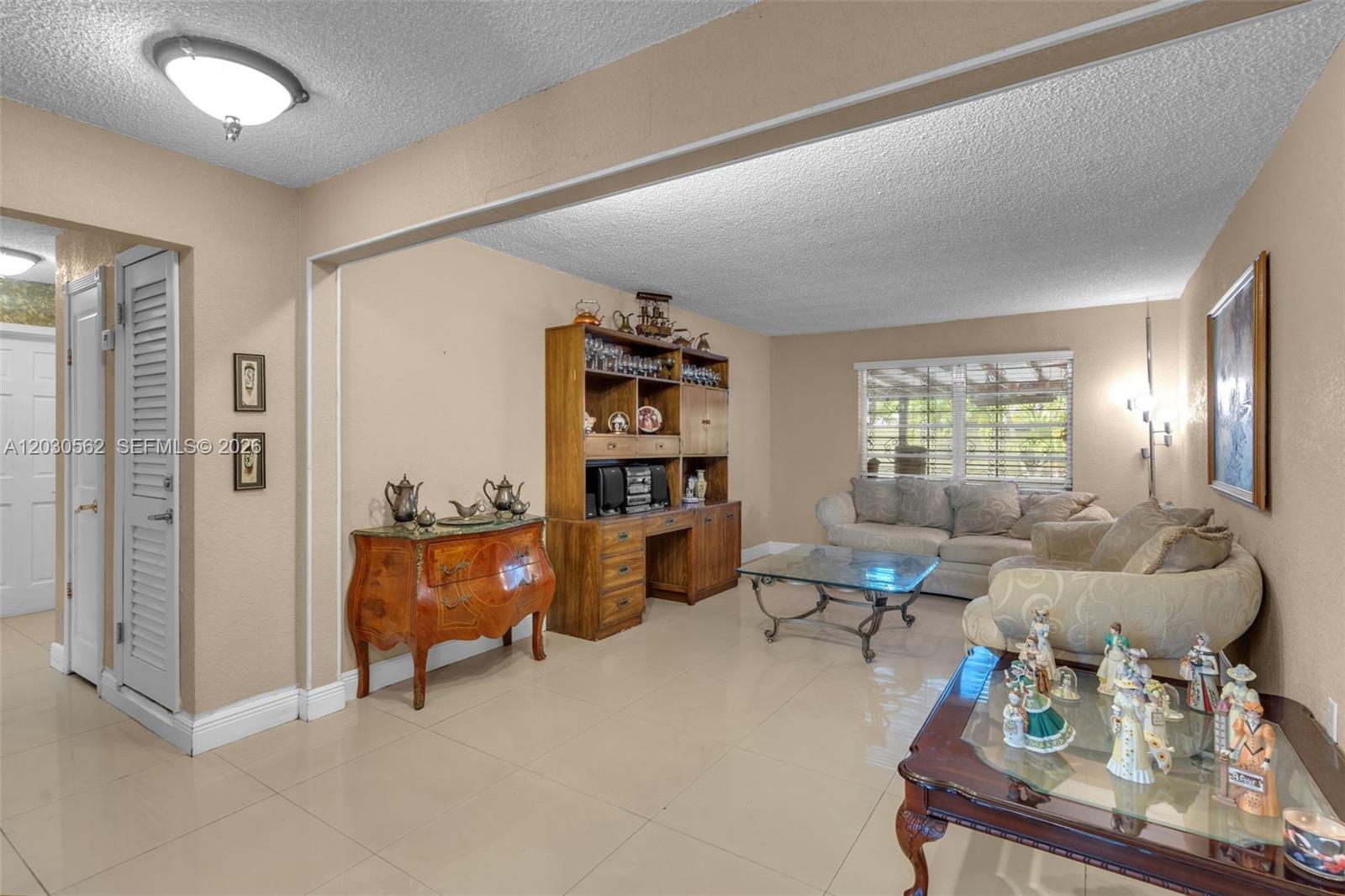 1320 Sw 84th Ave Property Photo 5