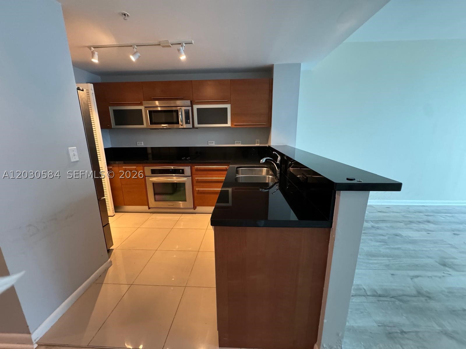 244 Biscayne Blvd 2105 Property Photo 18