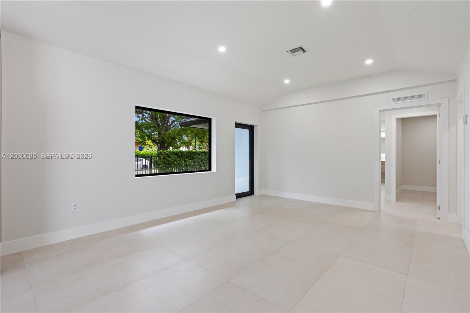 2286 Sw 21st Ave Property Photo 6