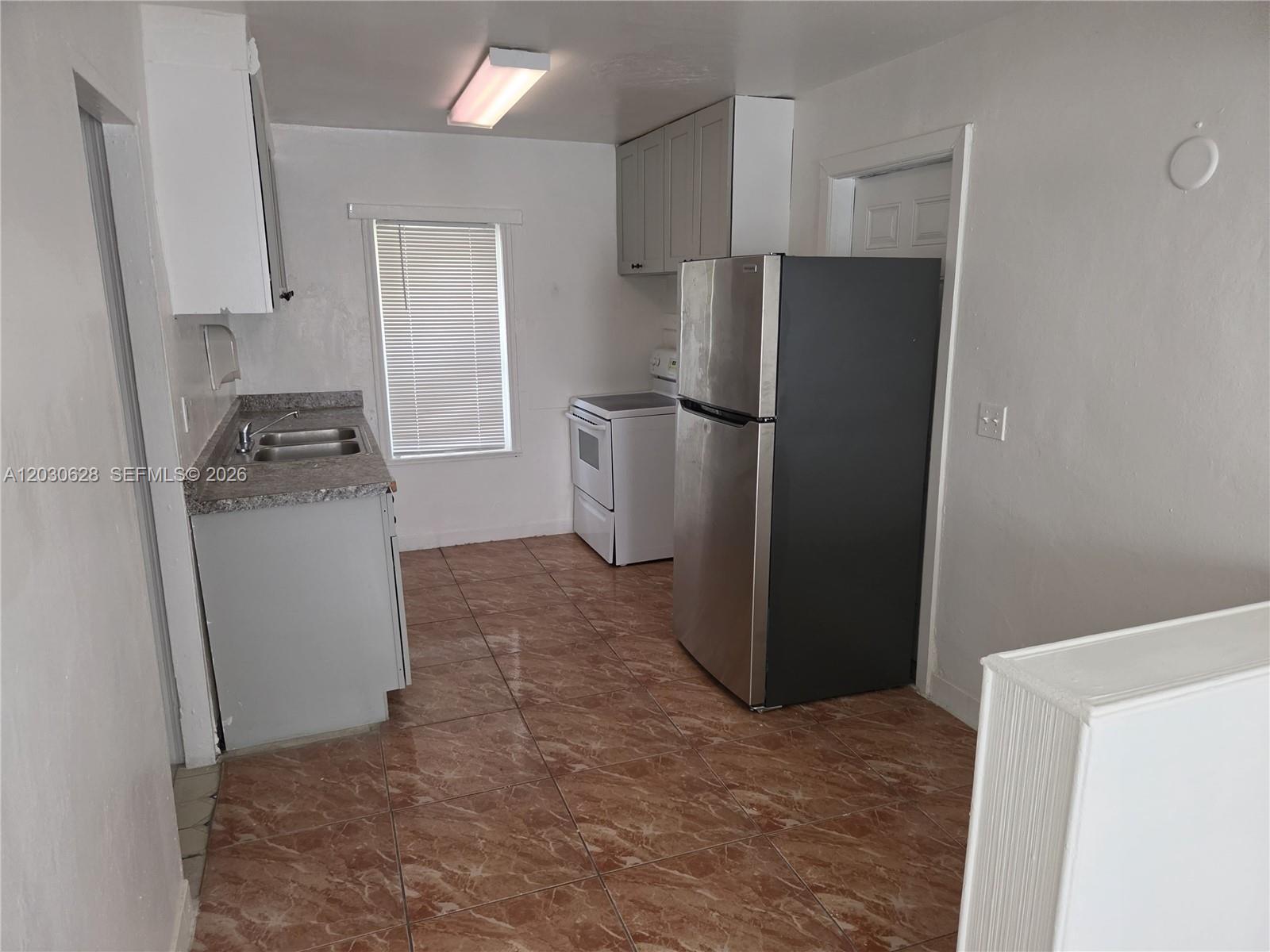 5605 Taylor St 1 Property Photo 7