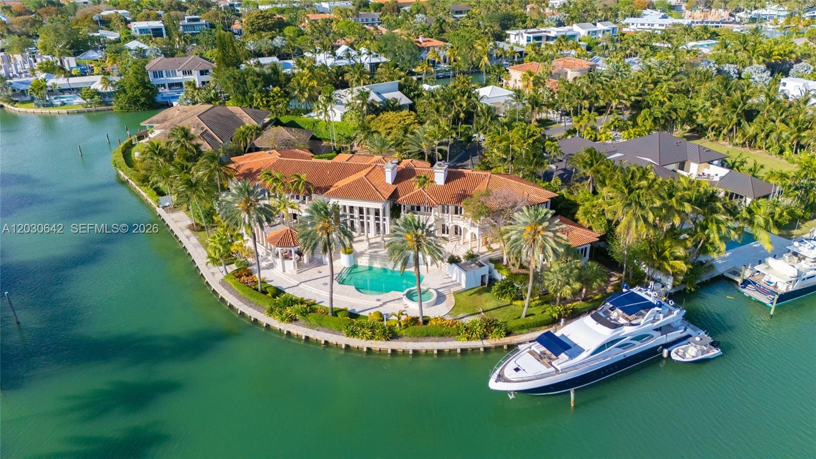260 Cape Florida Dr Property Photo 8