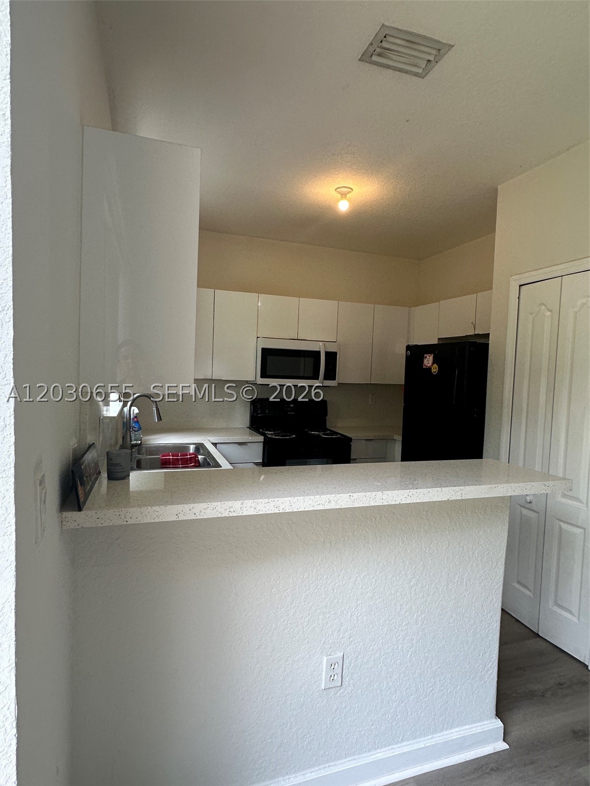 2330 Se 10th St 2330 Property Photo 8