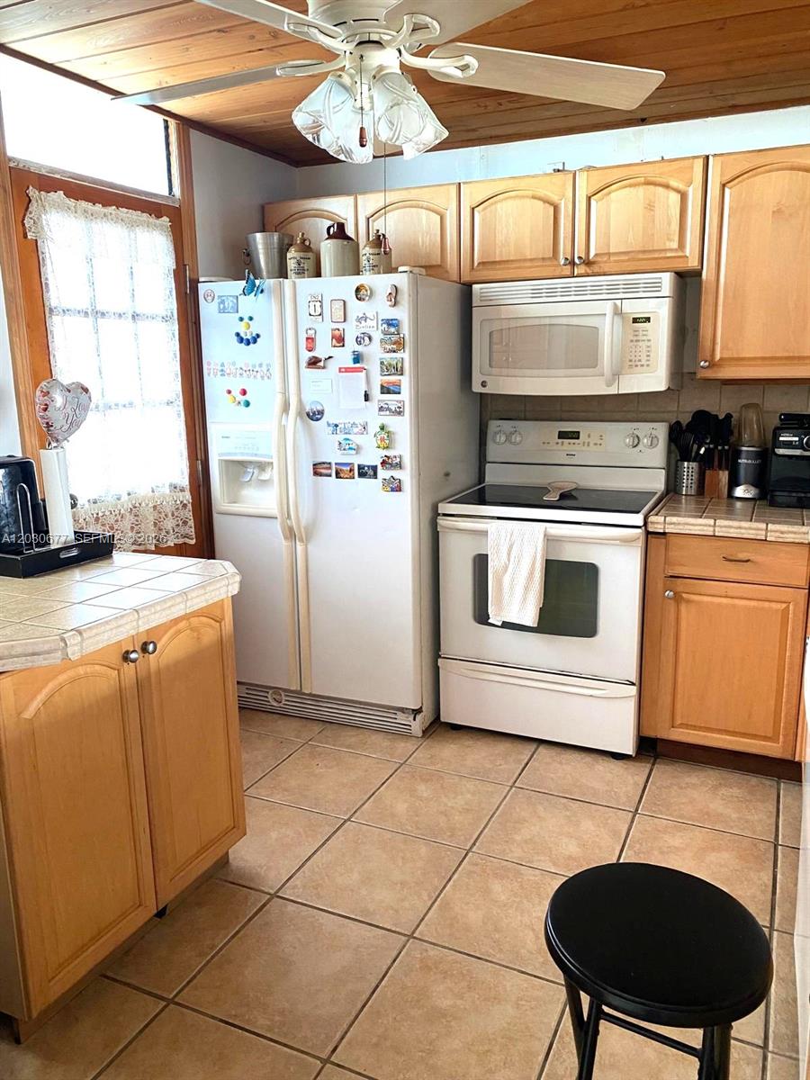 3545 Ne 166th St 908 Property Photo 5