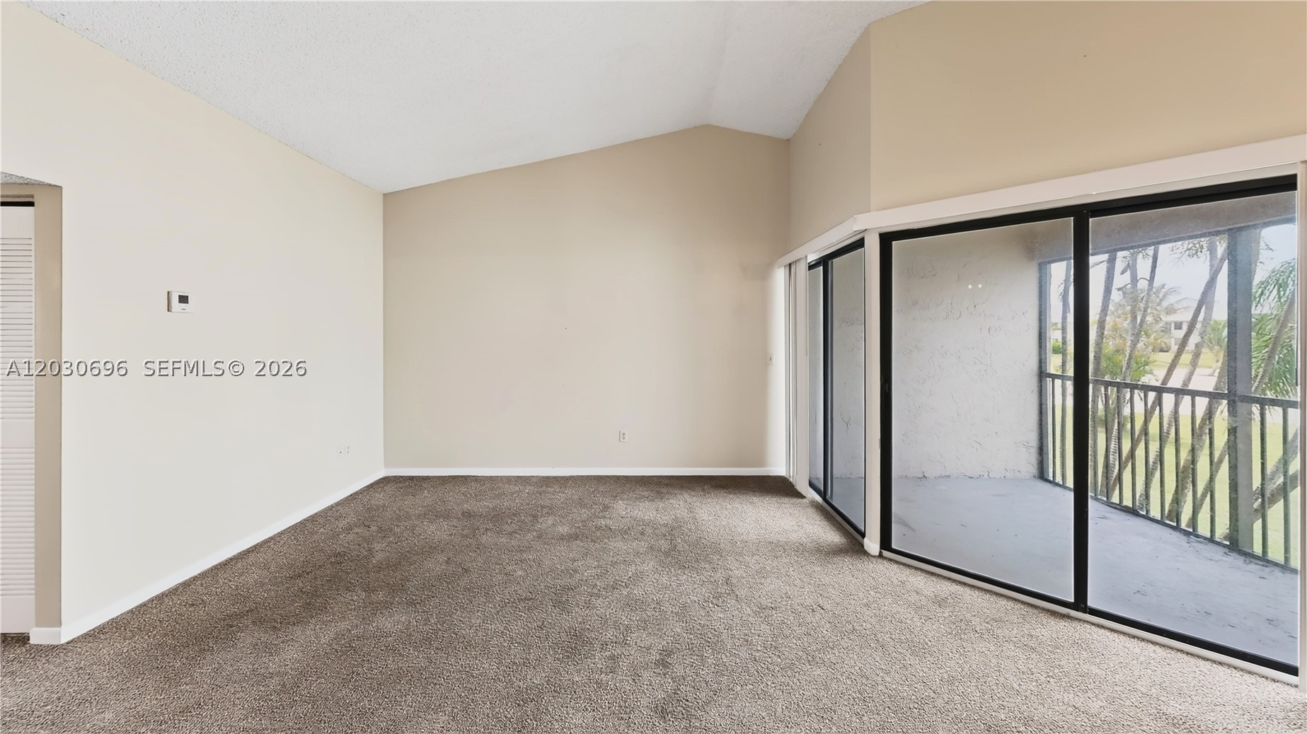 889 Hamilton Dr 889e Property Photo 8