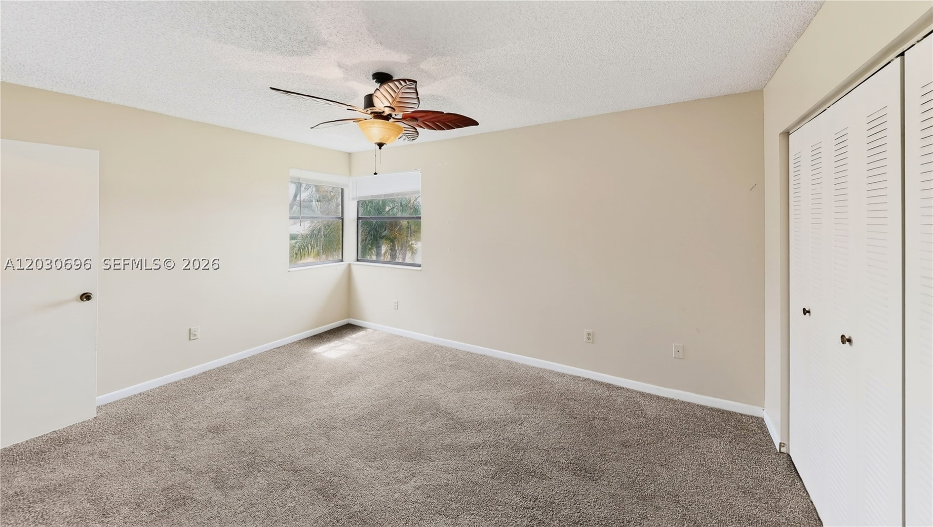 889 Hamilton Dr 889e Property Photo 22