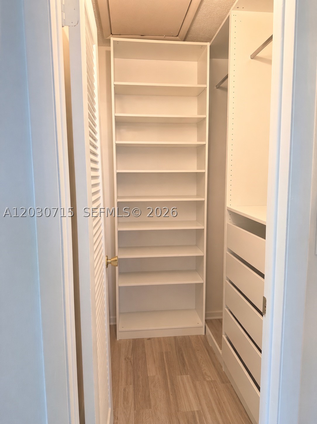 200 E High Point Ct E D Property Photo 4