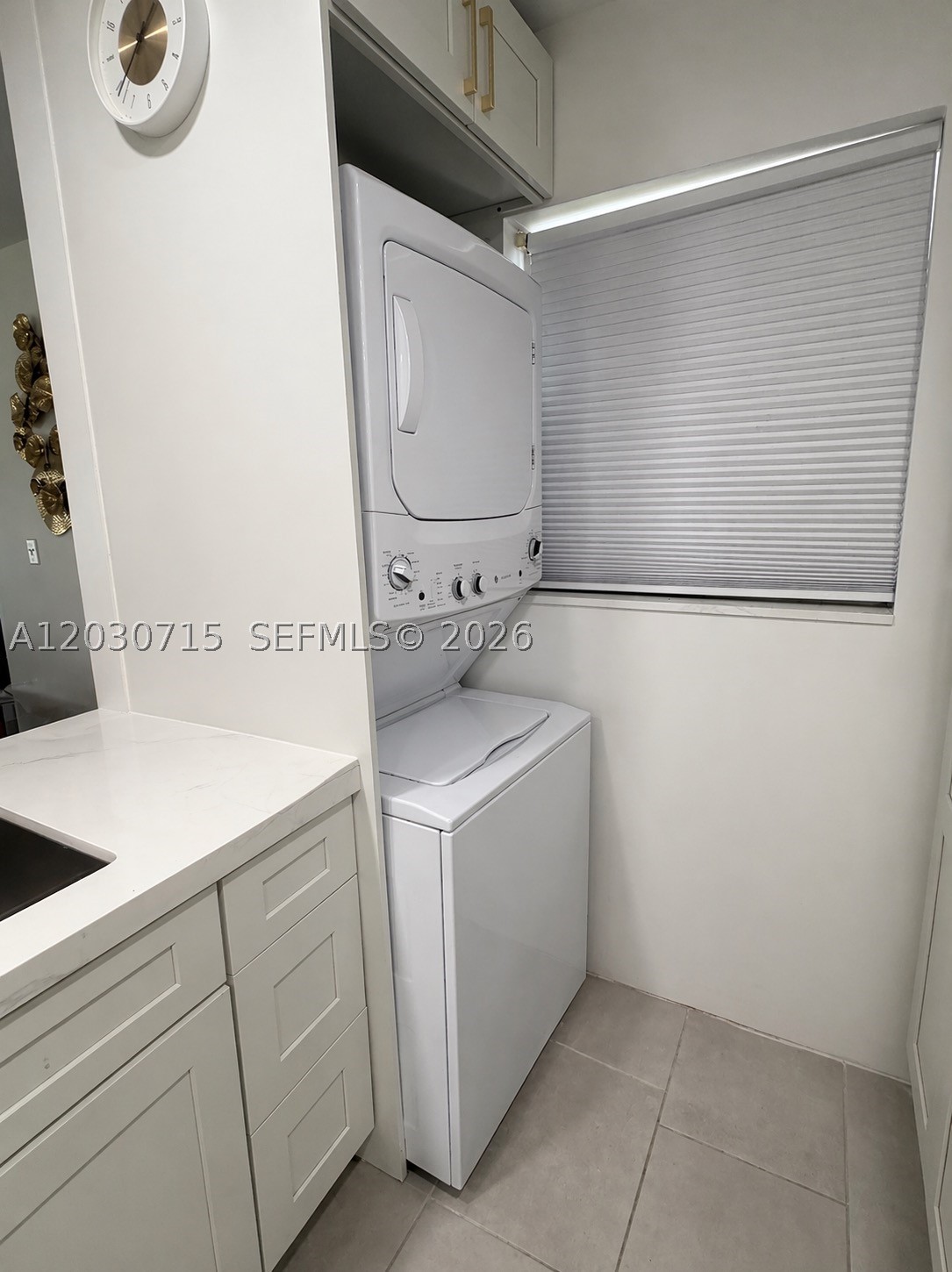 200 E High Point Ct E D Property Photo 5