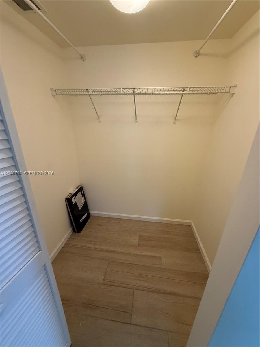 19501 W Country Club Dr 809 Property Photo 12
