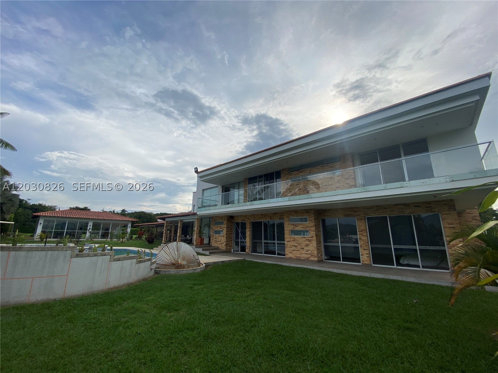 Sector Pavas Malabar Conjunto Chambery Casa 11 Property Photo 2