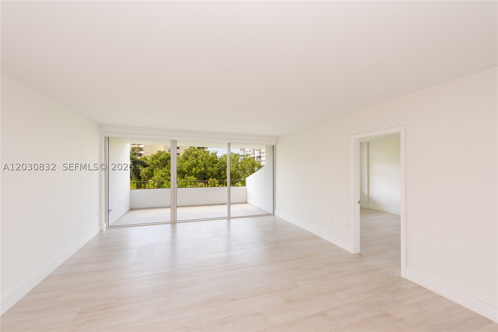 155 Ocean Lane Dr 403 Property Photo 1